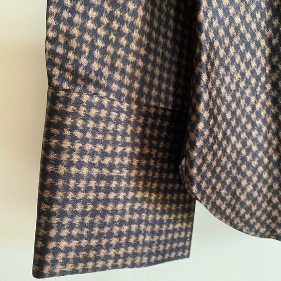 Vince • Houndstooth Silk Long Sleeve Blouse - Picture 7 of 12